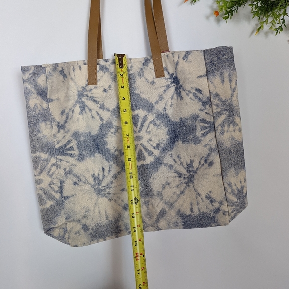 FINAL SALE 🌿CANVAS TOTE🌿 - Picture 3 of 4